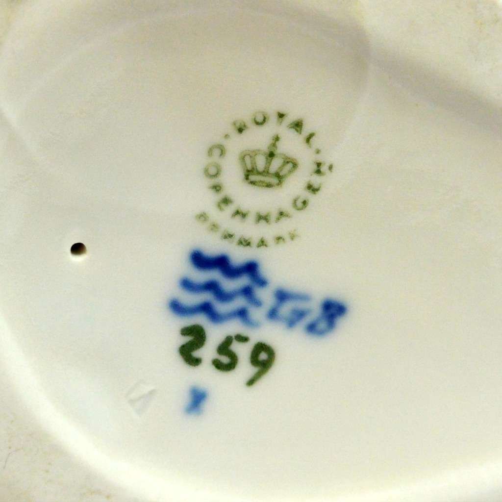 Royal Copenhagen Puppy Dog #259 c.1966 #5 - A Dogs Tale Collectibles