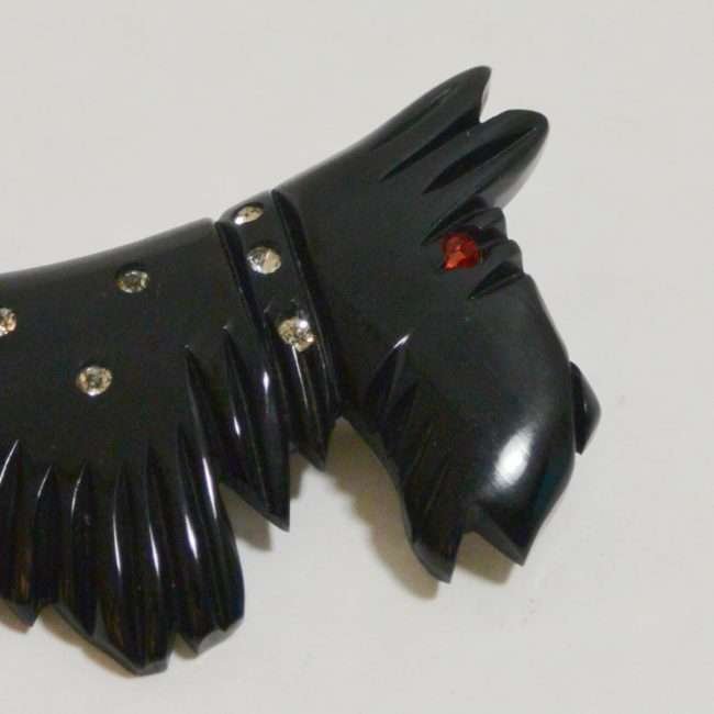 Bakelite Scottish Terrier Brooch Close