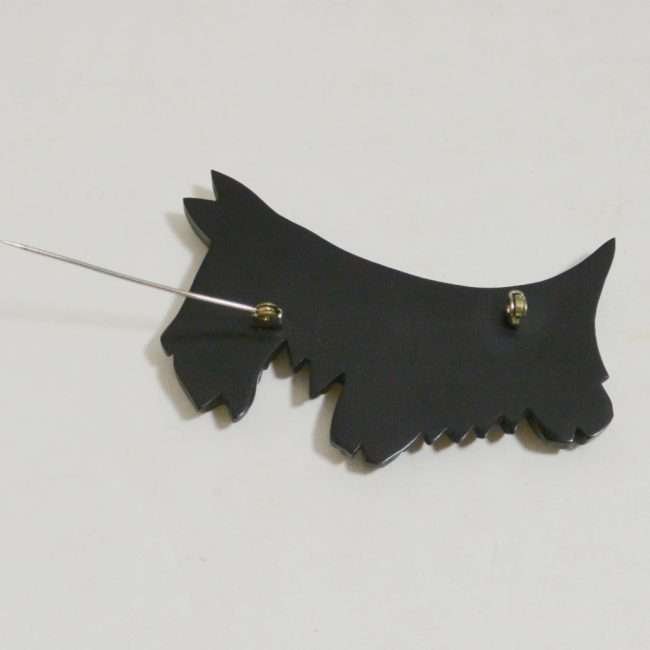 Bakelite Scottish Terrier Brooch back Open