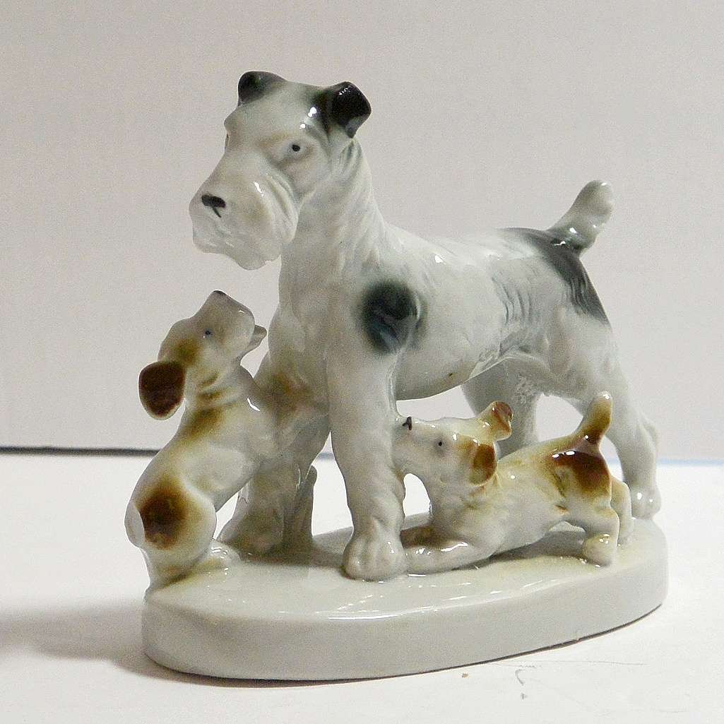 Vintage Porcelain Fox Terrier Dog with Puppies CRM-2207B