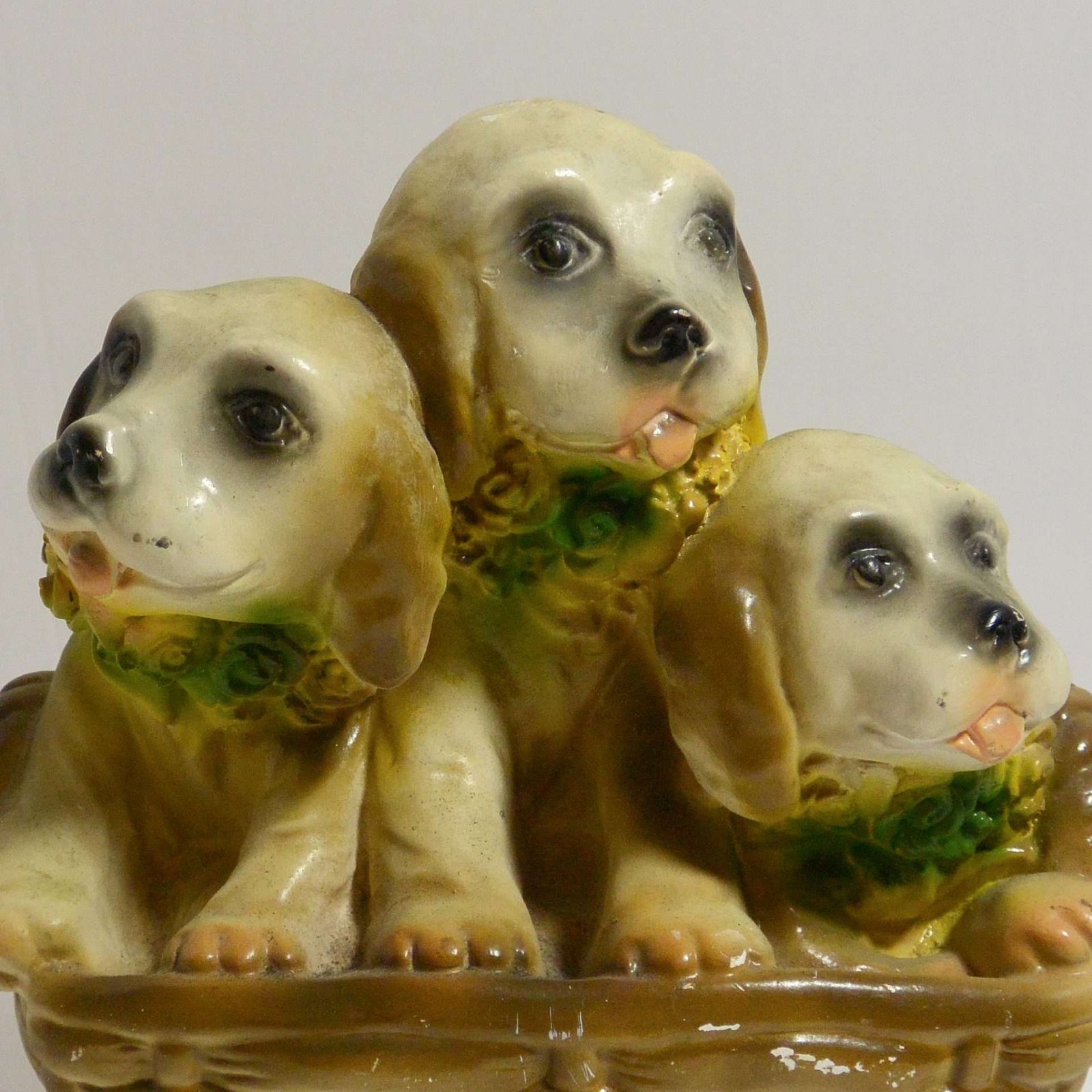 Vintage Chalkware Dogs-Puppies in a Basket Bank CHLKW-2130A