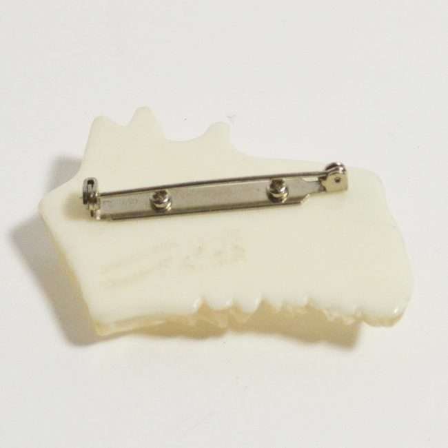 Vintage West Highland Terrier Lucite Pin closed