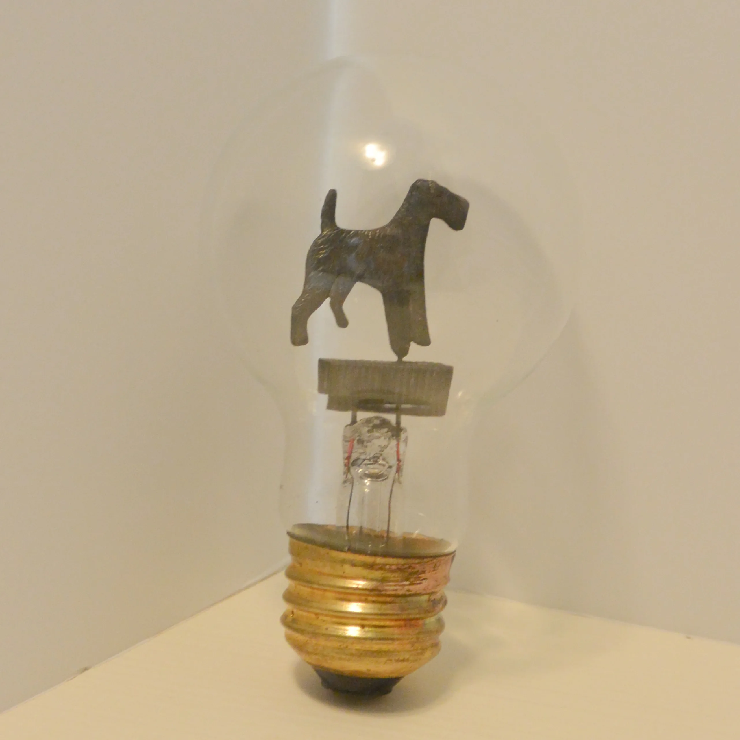 Vintage Aerolux Airedale Terrier Dog Bulb - Image 3