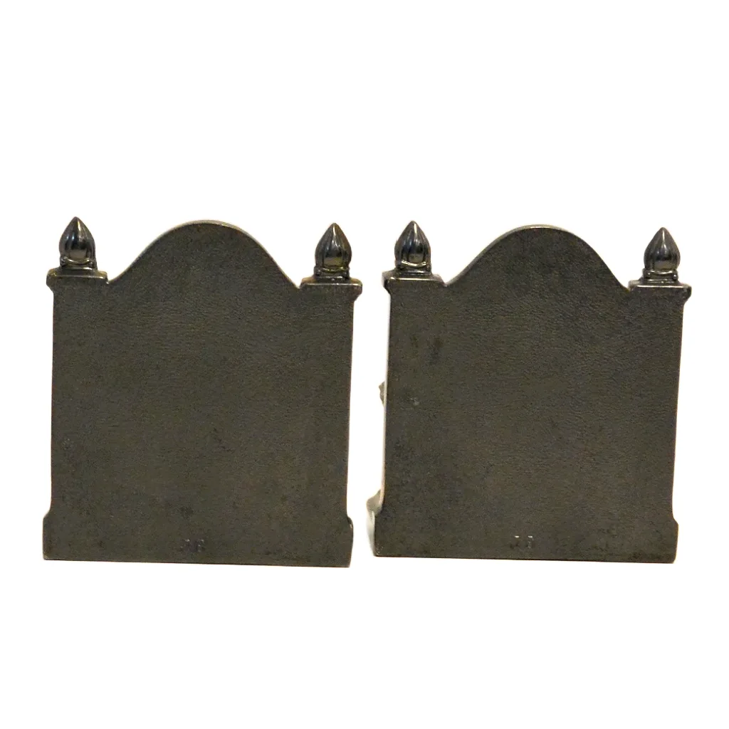 Antique Jennings Brothers Scottish Terrier Cast Metal "Gothic Gate" Bookends &ndash; Pair - Image 7